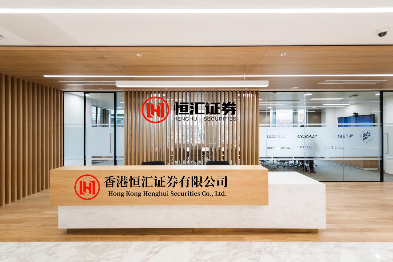 瑞和网配资 法国女人就这样诱惑了全世界的男人...